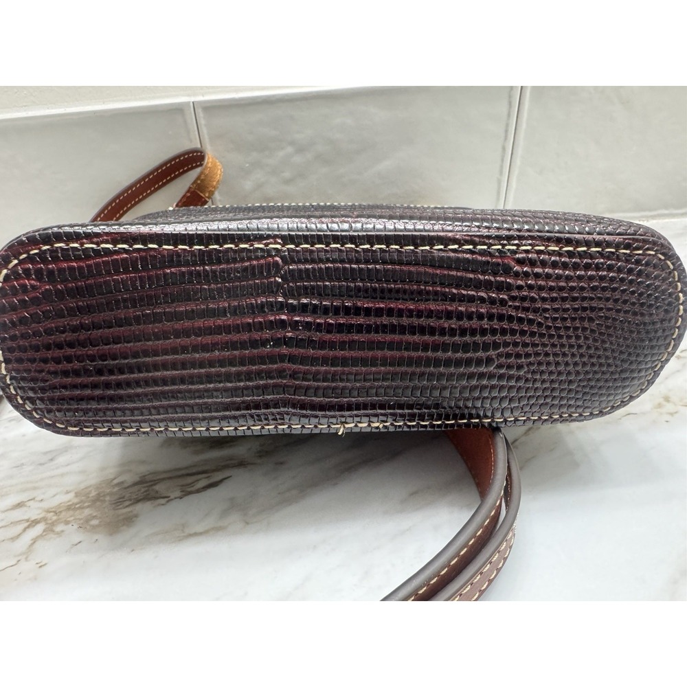 Dooney & Bourke Lizard Embossed Letter Carrier Crossbody‎ Black Red - Picture 13 of 15